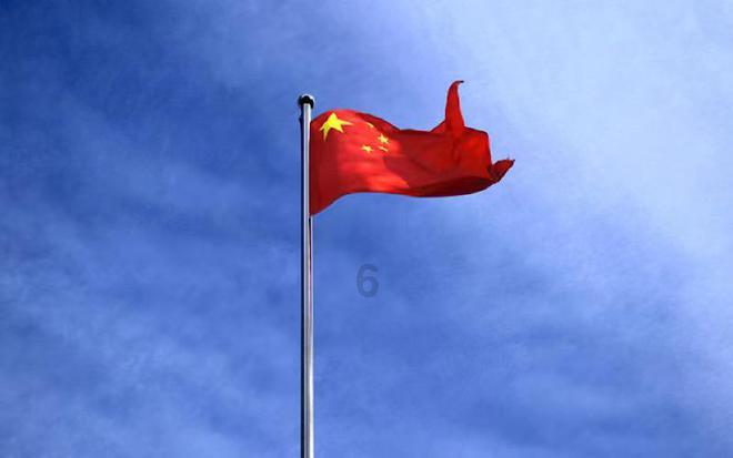 她是《新白娘子》的小青蛇，婚姻破裂后，一生替别人养娃，太苦了